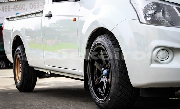 Buy Used Isuzu DâMAX White Car in Nonthaburi in Nonthaburi Buy Used Isuzu DâMAX White Car in Nonthaburi in Nonthaburi