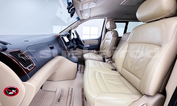 ซื้อ รถมือสอง Hyundai H1 สีดำ รถยนต์ ใน %{เมือง} ใน นนทบุรี ซื้อ รถมือสอง Hyundai H1 สีดำ รถยนต์ ใน %{เมือง} ใน นนทบุรี