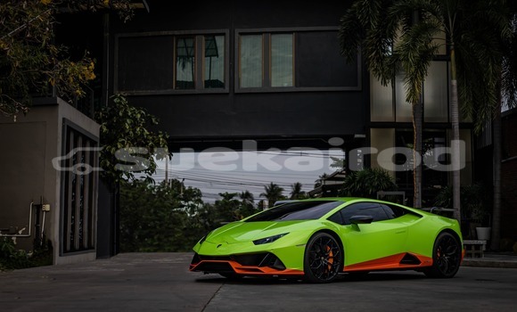 ซื้อ รถมือสอง Lamborghini Huracan เขียว รถยนต์ ใน %{เมือง} ใน นนทบุรี