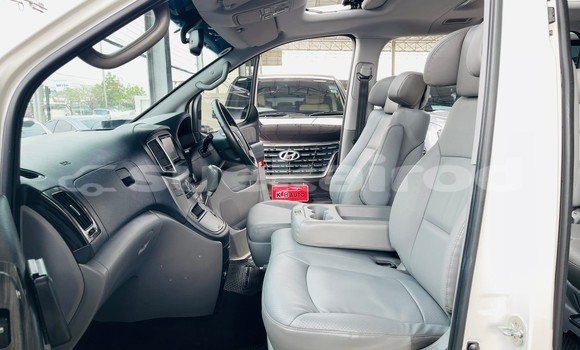 ซื้อ รถมือสอง Hyundai H1 ขาว รถยนต์ ใน %{เมือง} ใน นนทบุรี ซื้อ รถมือสอง Hyundai H1 ขาว รถยนต์ ใน %{เมือง} ใน นนทบุรี