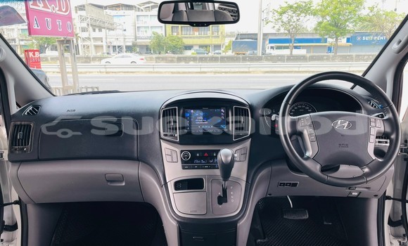 ซื้อ รถมือสอง Hyundai H1 ขาว รถยนต์ ใน %{เมือง} ใน นนทบุรี ซื้อ รถมือสอง Hyundai H1 ขาว รถยนต์ ใน %{เมือง} ใน นนทบุรี