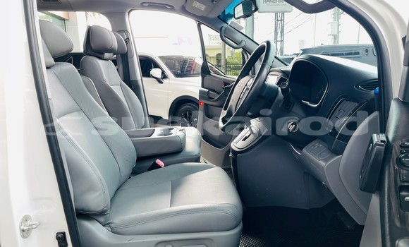 ซื้อ รถมือสอง Hyundai H1 ขาว รถยนต์ ใน %{เมือง} ใน นนทบุรี ซื้อ รถมือสอง Hyundai H1 ขาว รถยนต์ ใน %{เมือง} ใน นนทบุรี