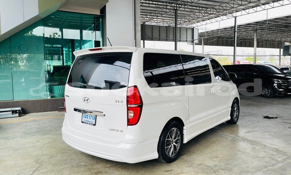 ซื้อ รถมือสอง Hyundai H1 ขาว รถยนต์ ใน %{เมือง} ใน นนทบุรี ซื้อ รถมือสอง Hyundai H1 ขาว รถยนต์ ใน %{เมือง} ใน นนทบุรี