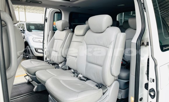 ซื้อ รถมือสอง Hyundai H1 ขาว รถยนต์ ใน %{เมือง} ใน นนทบุรี ซื้อ รถมือสอง Hyundai H1 ขาว รถยนต์ ใน %{เมือง} ใน นนทบุรี