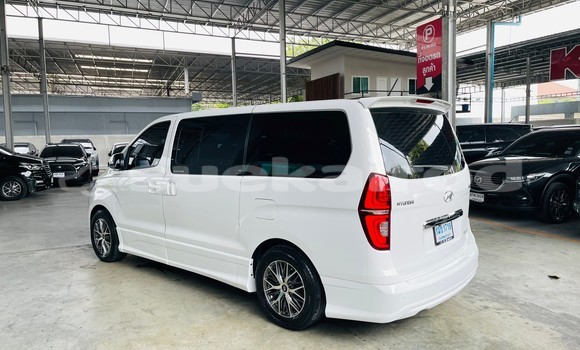 ซื้อ รถมือสอง Hyundai H1 ขาว รถยนต์ ใน %{เมือง} ใน นนทบุรี ซื้อ รถมือสอง Hyundai H1 ขาว รถยนต์ ใน %{เมือง} ใน นนทบุรี