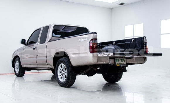 Buy Used Toyota Hilux Brown Car in Nonthaburi in Nonthaburi Buy Used Toyota Hilux Brown Car in Nonthaburi in Nonthaburi