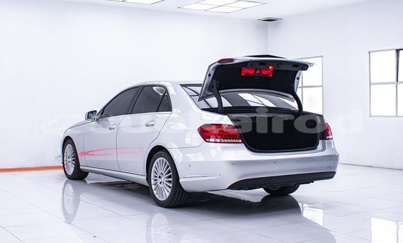 Buy Used Mercedes-Benz E-Classe White Car in Bangkok in Bangkok Buy Used Mercedes-Benz E-Classe White Car in Bangkok in Bangkok