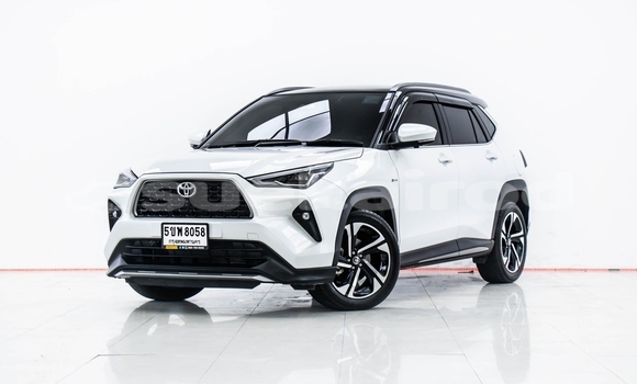 ซื้อ รถมือสอง Toyota Yaris ขาว รถยนต์ ใน %{เมือง} ใน นนทบุรี