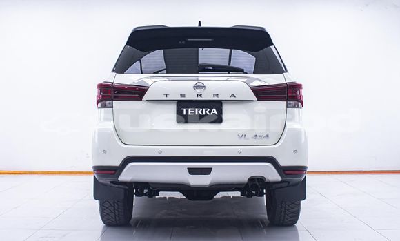 Buy Used Nissan X-Terra White Car in Bangkok in Bangkok Buy Used Nissan X-Terra White Car in Bangkok in Bangkok