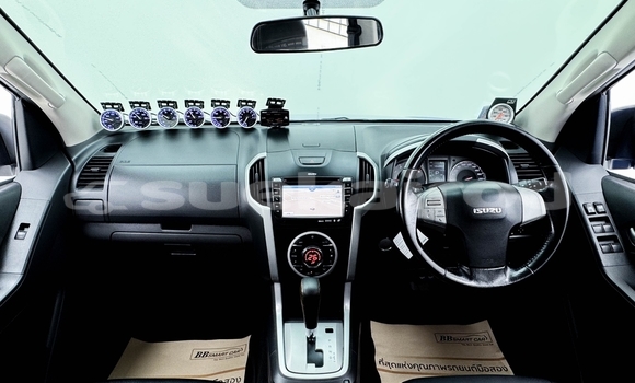 Buy Used Isuzu MU-X Blue Car in Nonthaburi in Nonthaburi Buy Used Isuzu MU-X Blue Car in Nonthaburi in Nonthaburi