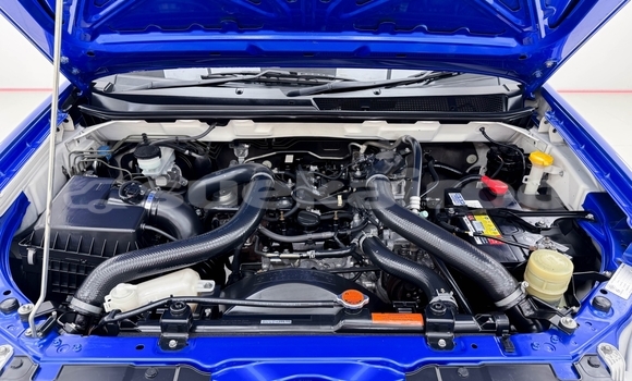 Buy Used Isuzu MU-X Blue Car in Nonthaburi in Nonthaburi Buy Used Isuzu MU-X Blue Car in Nonthaburi in Nonthaburi