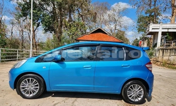 Buy Used Honda Jazz Blue Car in Ang Thong in Ang Thong Buy Used Honda Jazz Blue Car in Ang Thong in Ang Thong