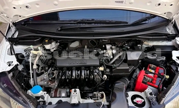 ซื้อ รถมือสอง Honda Jazz ขาว รถยนต์ ใน %{เมือง} ใน ชัยภูมิ