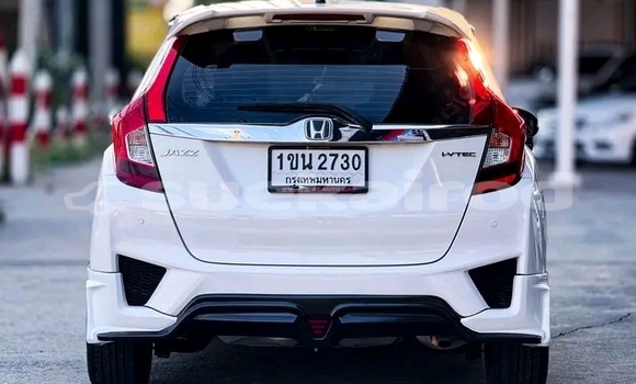 Buy Used Honda Jazz White Car in Chaiyaphum in Chaiyaphum Buy Used Honda Jazz White Car in Chaiyaphum in Chaiyaphum