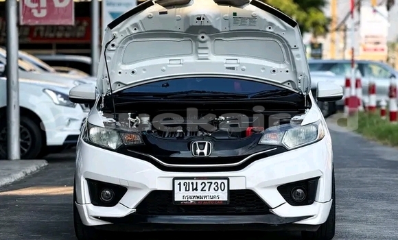 Buy Used Honda Jazz White Car in Chaiyaphum in Chaiyaphum Buy Used Honda Jazz White Car in Chaiyaphum in Chaiyaphum