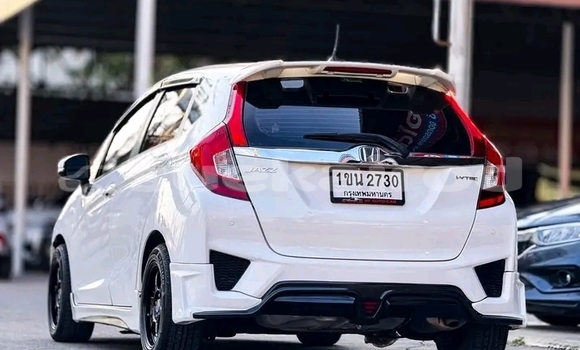 Buy Used Honda Jazz White Car in Chaiyaphum in Chaiyaphum Buy Used Honda Jazz White Car in Chaiyaphum in Chaiyaphum