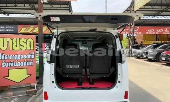 Buy Used Toyota Vellfire White Car in Kaeng Khlo in Chaiyaphum Buy Used Toyota Vellfire White Car in Kaeng Khlo in Chaiyaphum