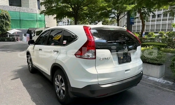 Buy Used Honda CR-V White Car in Chaiyaphum in Chaiyaphum Buy Used Honda CR-V White Car in Chaiyaphum in Chaiyaphum