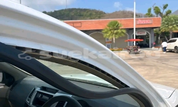 ซื้อ รถมือสอง Toyota Vigo ขาว รถยนต์ ใน %{เมือง} ใน ฉะเชิงเทรา