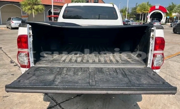 Buy Used Toyota Vigo White Car in Chachoengsao in Chachoengsao Buy Used Toyota Vigo White Car in Chachoengsao in Chachoengsao