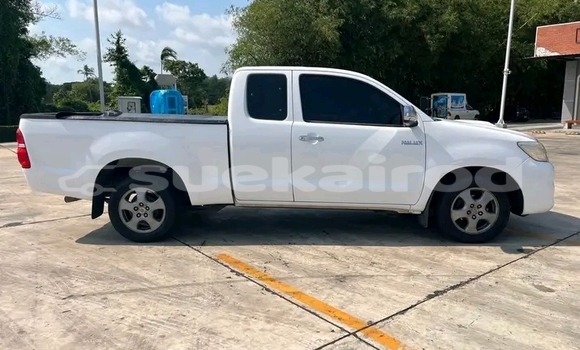 Buy Used Toyota Vigo White Car in Chachoengsao in Chachoengsao Buy Used Toyota Vigo White Car in Chachoengsao in Chachoengsao