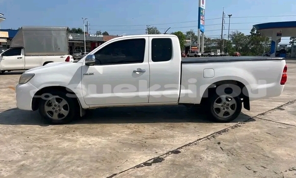 Buy Used Toyota Vigo White Car in Chachoengsao in Chachoengsao Buy Used Toyota Vigo White Car in Chachoengsao in Chachoengsao
