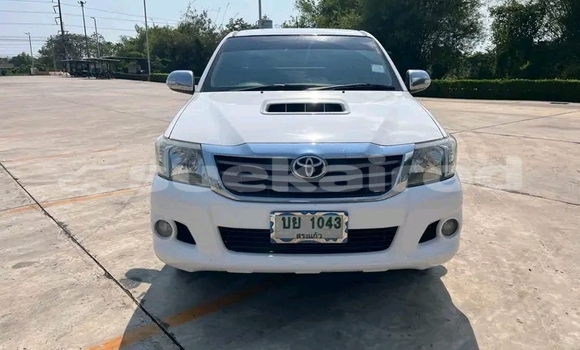 Buy Used Toyota Vigo White Car in Chachoengsao in Chachoengsao Buy Used Toyota Vigo White Car in Chachoengsao in Chachoengsao