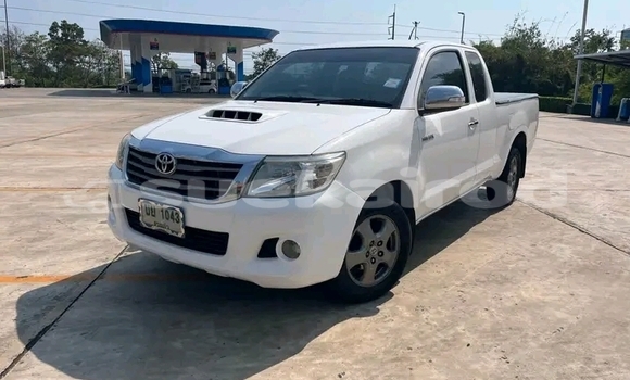 Buy Used Toyota Vigo White Car in Chachoengsao in Chachoengsao Buy Used Toyota Vigo White Car in Chachoengsao in Chachoengsao