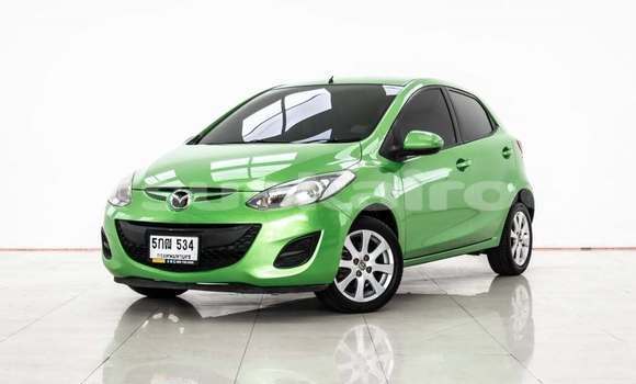 ซื้อ รถมือสอง Mazda 2 เขียว รถยนต์ ใน %{เมือง} ใน กรุงเทพมหานคร