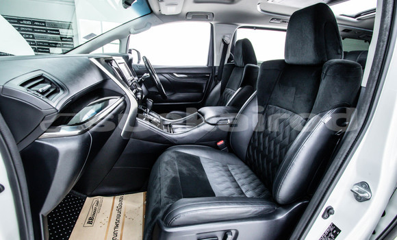 Buy Used Toyota Vellfire White Car in Bangkok in Bangkok Buy Used Toyota Vellfire White Car in Bangkok in Bangkok