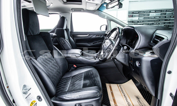 Buy Used Toyota Vellfire White Car in Bangkok in Bangkok Buy Used Toyota Vellfire White Car in Bangkok in Bangkok