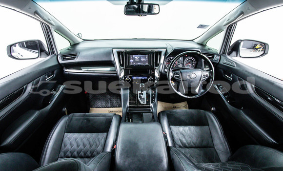 Buy Used Toyota Vellfire White Car in Bangkok in Bangkok Buy Used Toyota Vellfire White Car in Bangkok in Bangkok