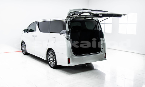Buy Used Toyota Vellfire White Car in Bangkok in Bangkok Buy Used Toyota Vellfire White Car in Bangkok in Bangkok