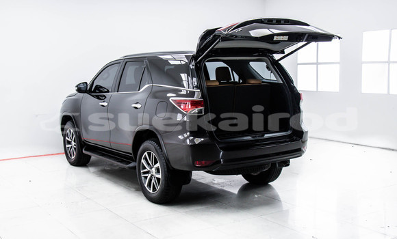 Buy Used Toyota Fortuner Brown Car in Bangkok in Bangkok Buy Used Toyota Fortuner Brown Car in Bangkok in Bangkok