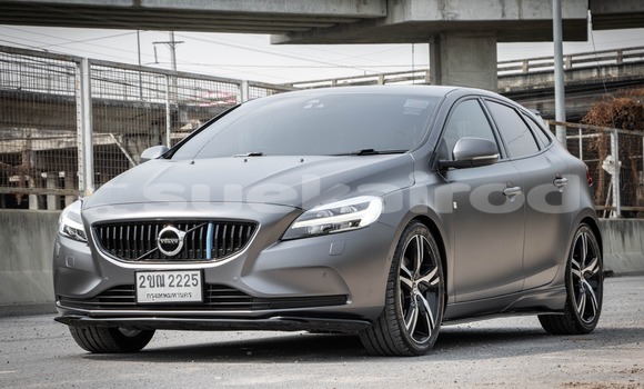 ซื้อ รถมือสอง Volvo V40 อื่น ๆ รถยนต์ ใน %{เมือง} ใน นนทบุรี