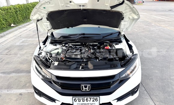 Buy Used Honda Civic White Car in Nonthaburi in Nonthaburi Buy Used Honda Civic White Car in Nonthaburi in Nonthaburi