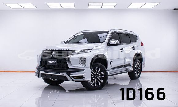 Buy Used Mitsubishi Pajero White Car in Bangkok in Bangkok