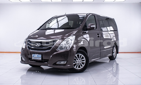 Buy Used Hyundai H1 Brown Car in Nonthaburi in Nonthaburi