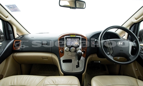 Buy Used Hyundai H1 Brown Car in Nonthaburi in Nonthaburi Buy Used Hyundai H1 Brown Car in Nonthaburi in Nonthaburi