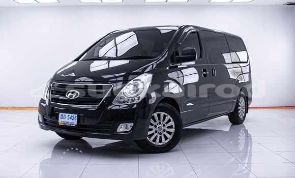 ซื้อ รถมือสอง Hyundai H1 สีดำ รถยนต์ ใน %{เมือง} ใน นนทบุรี