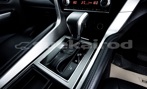 Buy Used Mitsubishi Pajero Sport White Car in Nonthaburi in Nonthaburi Buy Used Mitsubishi Pajero Sport White Car in Nonthaburi in Nonthaburi