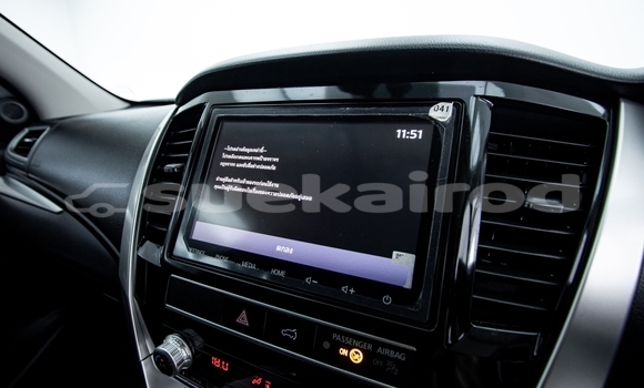 Buy Used Mitsubishi Pajero Sport White Car in Nonthaburi in Nonthaburi Buy Used Mitsubishi Pajero Sport White Car in Nonthaburi in Nonthaburi