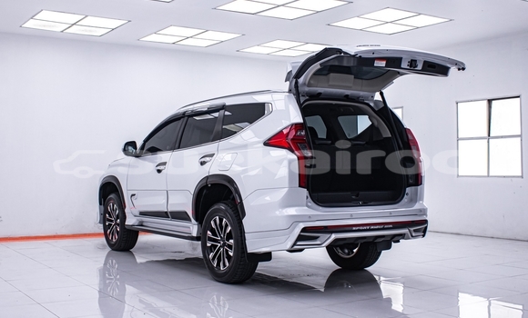 Buy Used Mitsubishi Pajero Sport White Car in Nonthaburi in Nonthaburi Buy Used Mitsubishi Pajero Sport White Car in Nonthaburi in Nonthaburi