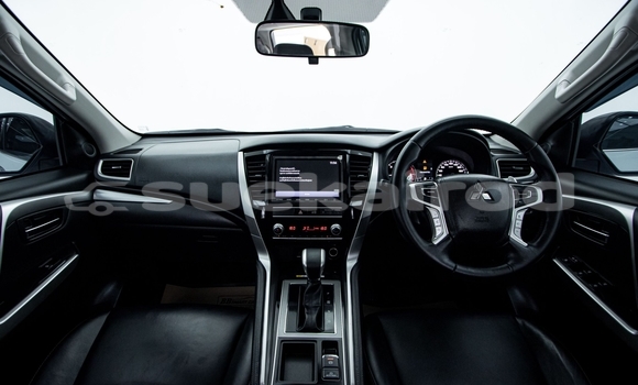 Buy Used Mitsubishi Pajero Sport White Car in Nonthaburi in Nonthaburi Buy Used Mitsubishi Pajero Sport White Car in Nonthaburi in Nonthaburi