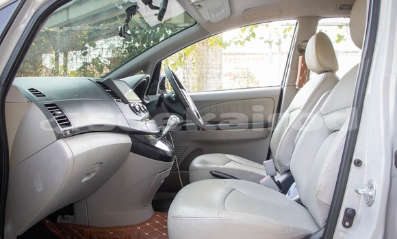 Buy Used Mitsubishi Space Wagon White Car in Nonthaburi in Nonthaburi Buy Used Mitsubishi Space Wagon White Car in Nonthaburi in Nonthaburi