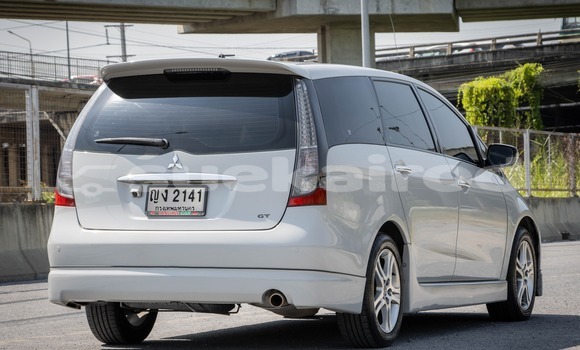 Buy Used Mitsubishi Space Wagon White Car in Nonthaburi in Nonthaburi Buy Used Mitsubishi Space Wagon White Car in Nonthaburi in Nonthaburi