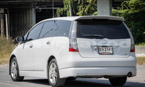 Buy Used Mitsubishi Space Wagon White Car in Nonthaburi in Nonthaburi Buy Used Mitsubishi Space Wagon White Car in Nonthaburi in Nonthaburi