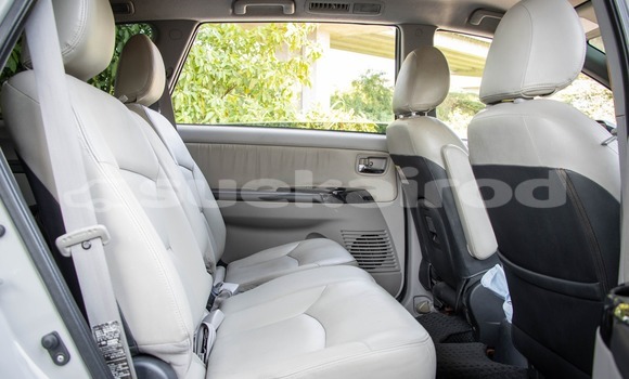 Buy Used Mitsubishi Space Wagon White Car in Nonthaburi in Nonthaburi Buy Used Mitsubishi Space Wagon White Car in Nonthaburi in Nonthaburi