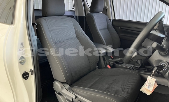 Buy Used Toyota Hiluxe Revo White Car in Pathum Thani in Pathum Thani Buy Used Toyota Hiluxe Revo White Car in Pathum Thani in Pathum Thani