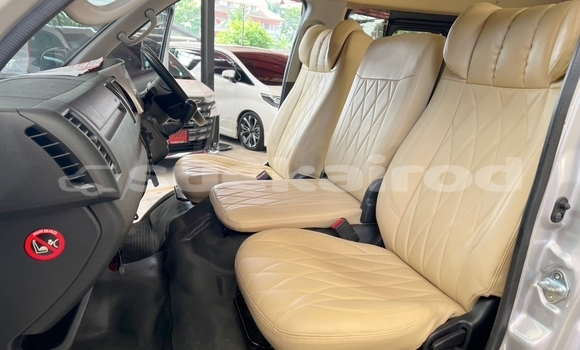 ซื้อ รถมือสอง Toyota Commuter อื่น ๆ รถยนต์ ใน %{เมือง} ใน นนทบุรี ซื้อ รถมือสอง Toyota Commuter อื่น ๆ รถยนต์ ใน %{เมือง} ใน นนทบุรี